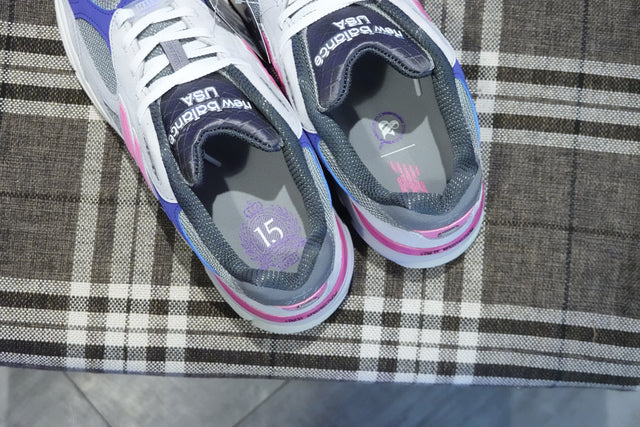 Ronnie Fieg 联名 New Balance M990KT4 “United Arrows & Sons” 美产系列