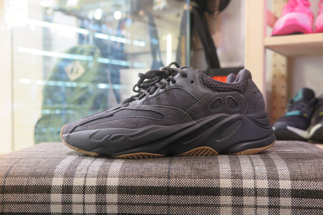 adidas Yeezy Boost 700 - Utility Black-Preorder Item-Navy Selected Shop