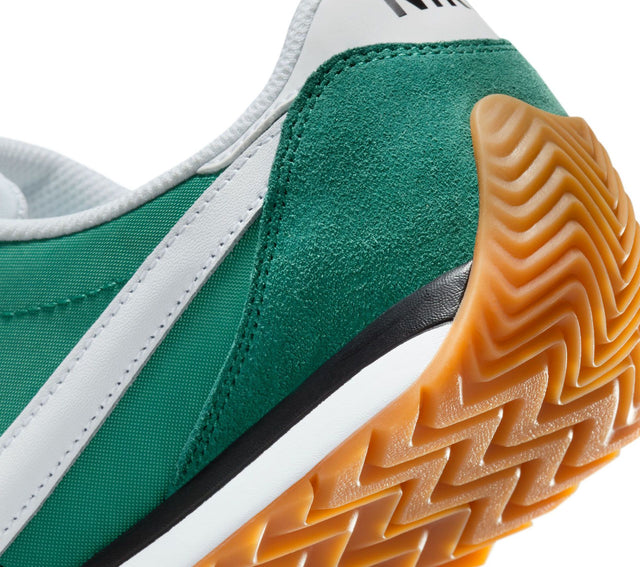 Nike Pacific - Evergreen Aura/White/Black/Gum Med Brown-Preorder Item-Navy Selected Shop