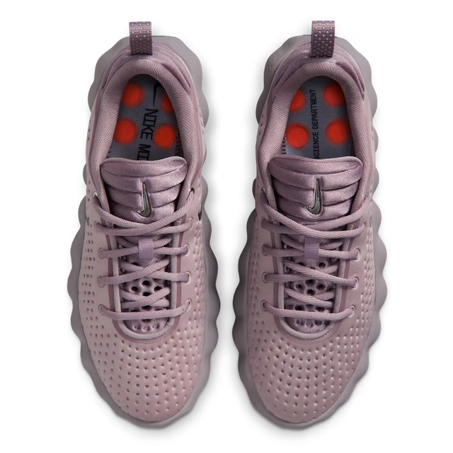 Nike WMNS Mind 002 - Light Violet Ore/Purple Smoke/Hyper Crimson/Metallic Cool Grey