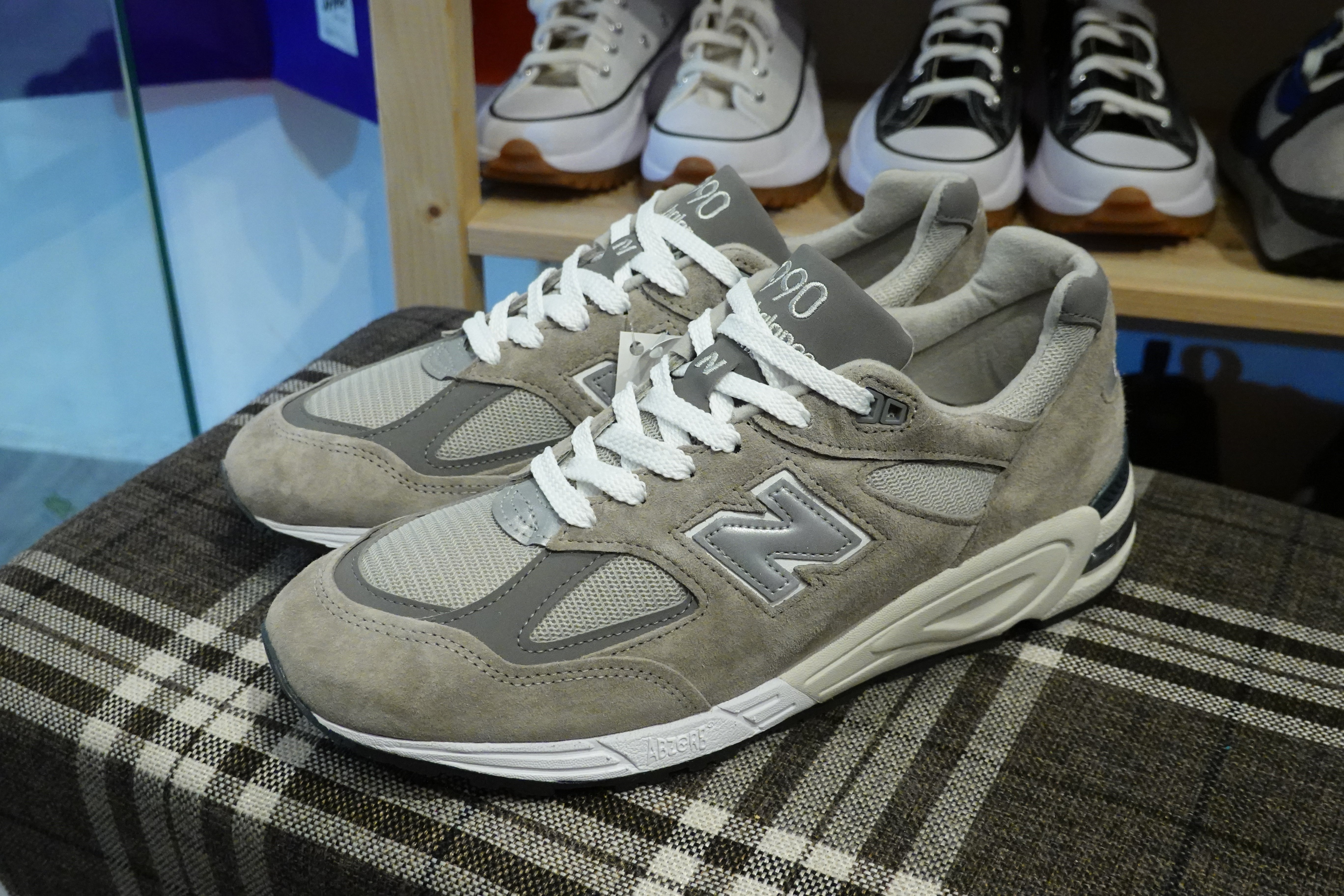 275新品未使用NewBalance M990GY2