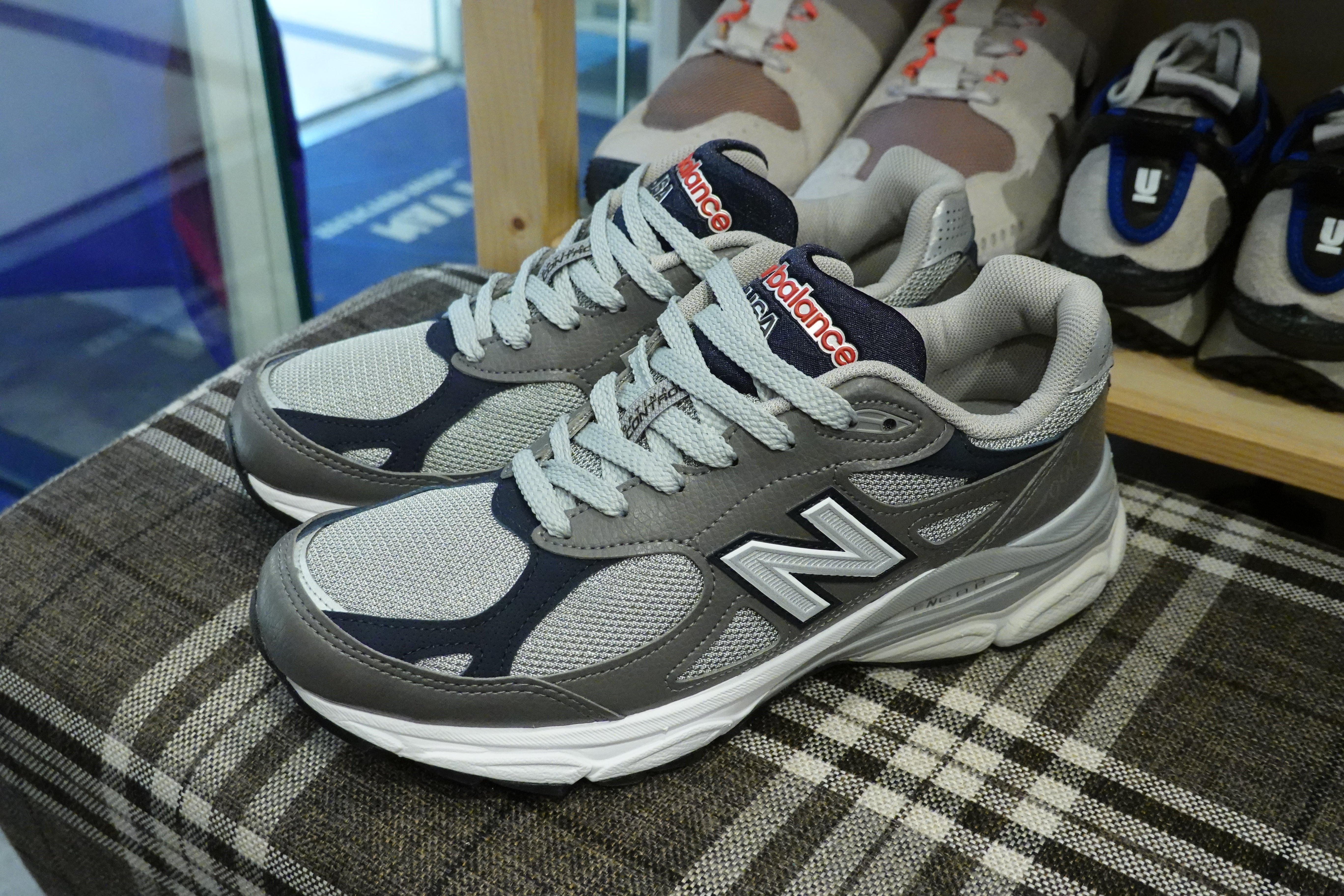 丁寧梱包、迅速発送】New balance M990GJ3 - スニーカー