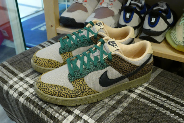 Nike Dunk Low "Golden Moss" - Cacao Wow/Off Noir/Gorge Green-Sneakers-Navy Selected Shop