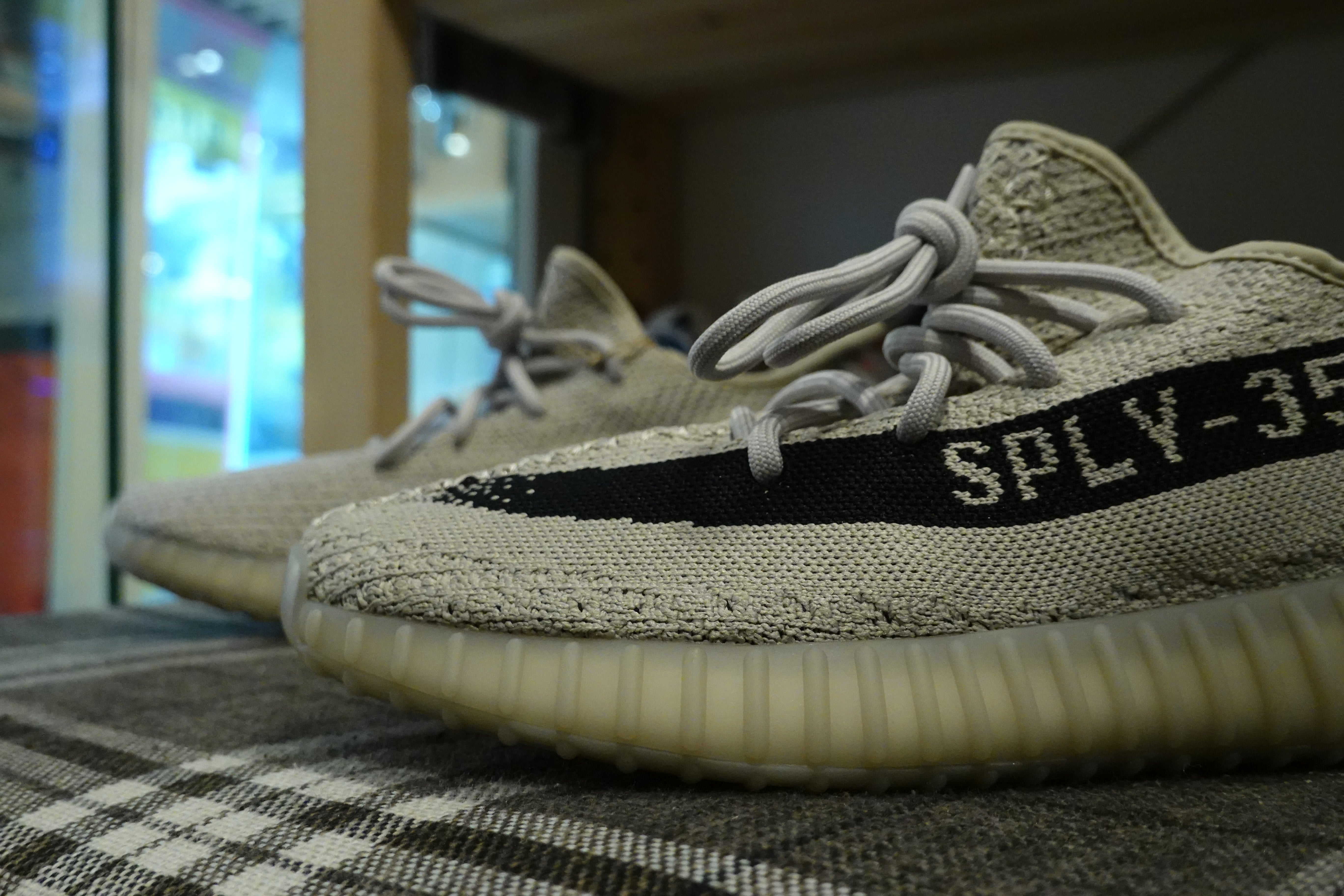 メンズYEEZY BOOST 350 V2 スレート 27.0㌢