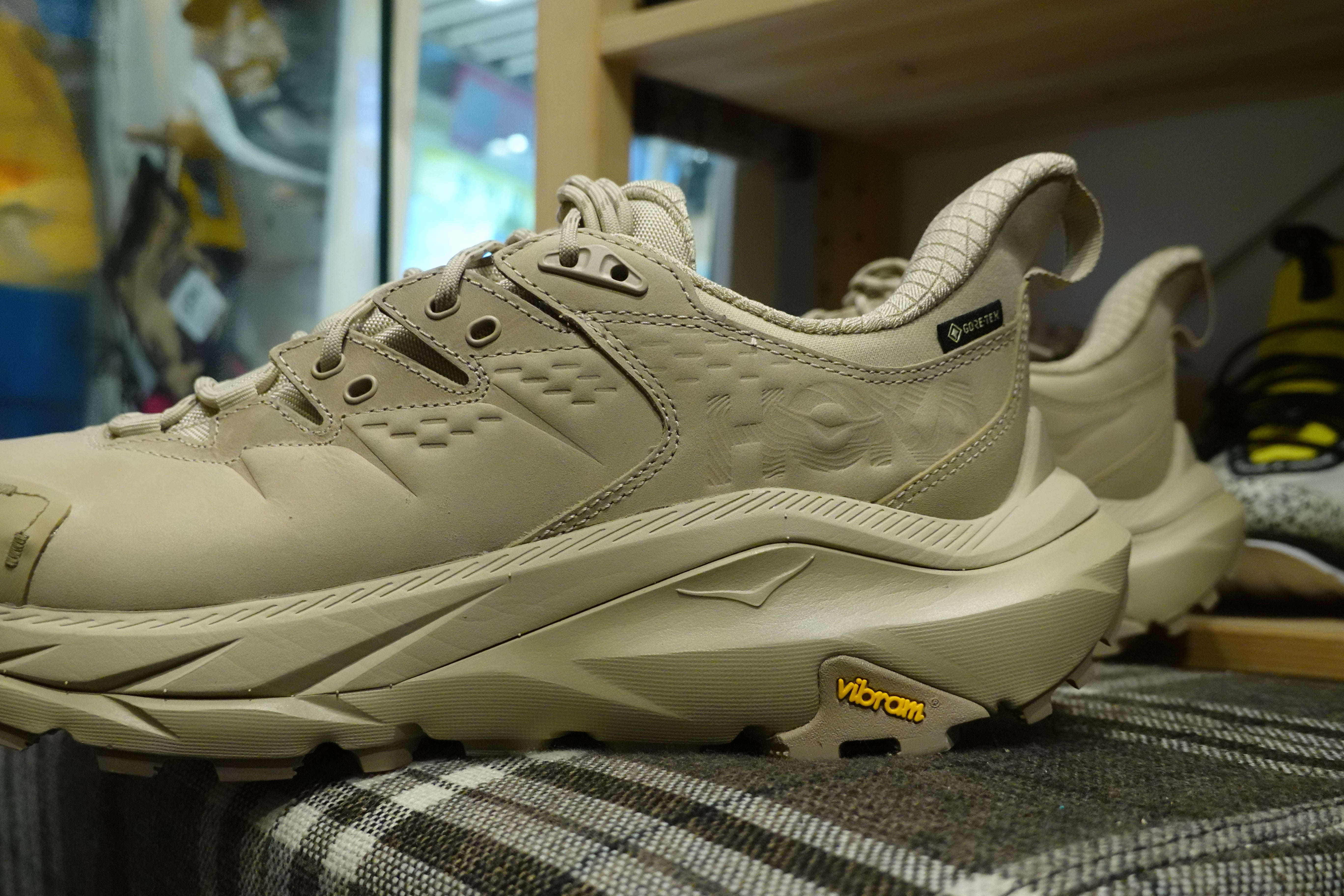 Hoka One One Kaha 2 Low GoreTex - Oxford Tan/Dune – Navy Selected