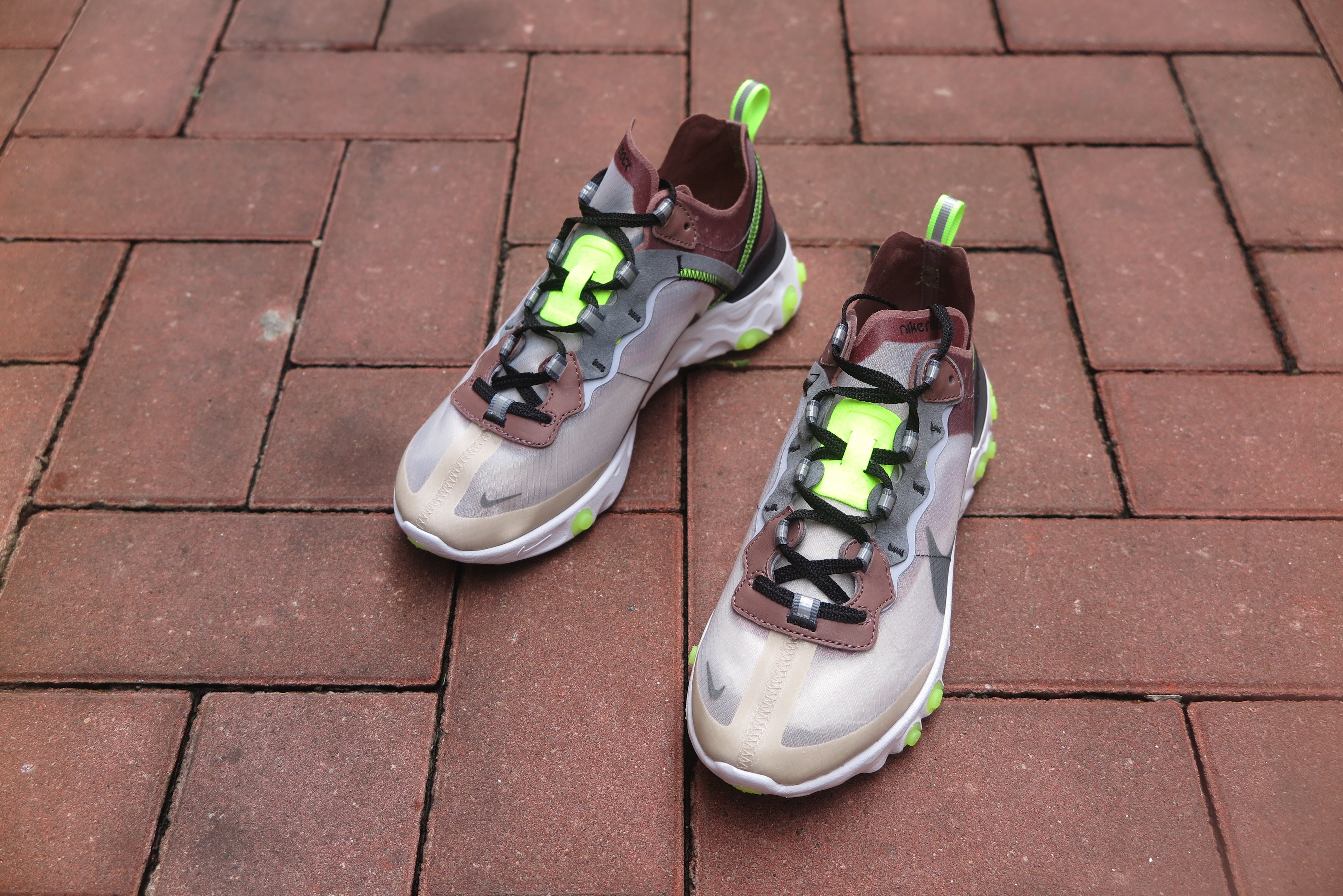 react element 87 desert sand