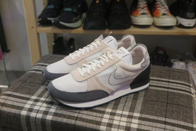 Nike Daybreak Type - Summit White/Black/Light Orewood Brown-Sneakers-Navy Selected Shop