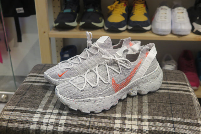 Nike WMNS Space Hippie 04 - Summit White/Hyper Crimson-Sneakers-Navy Selected Shop